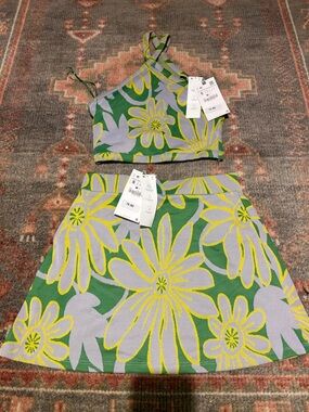 Zara Green Lilac Yellow Floral Mini Skirt with matching Top - S